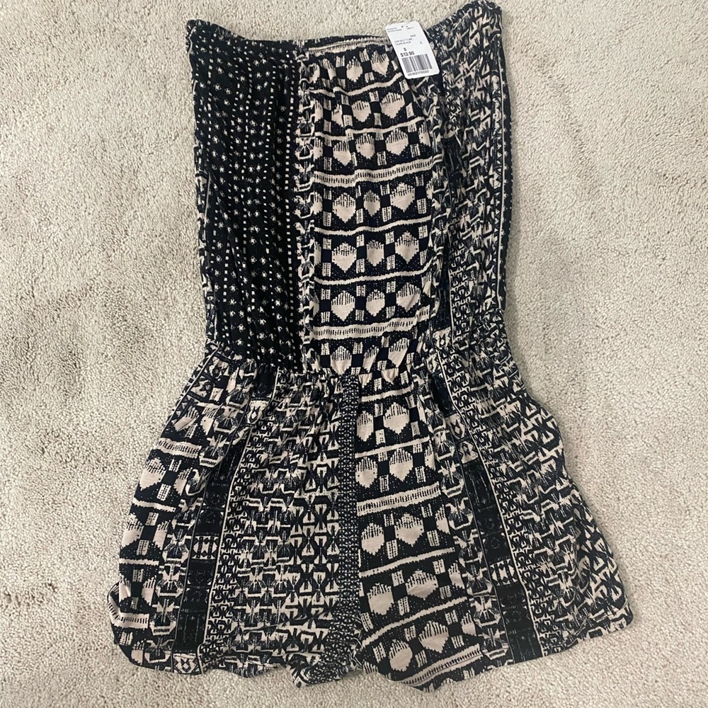 NWT Forever 21 Black and Light Pink Printed Strapless Romper Size Small